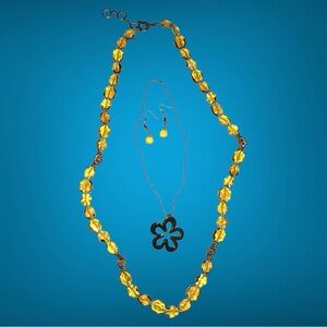 Vintage  Yellow Translucent Matching Necklace and Earrings